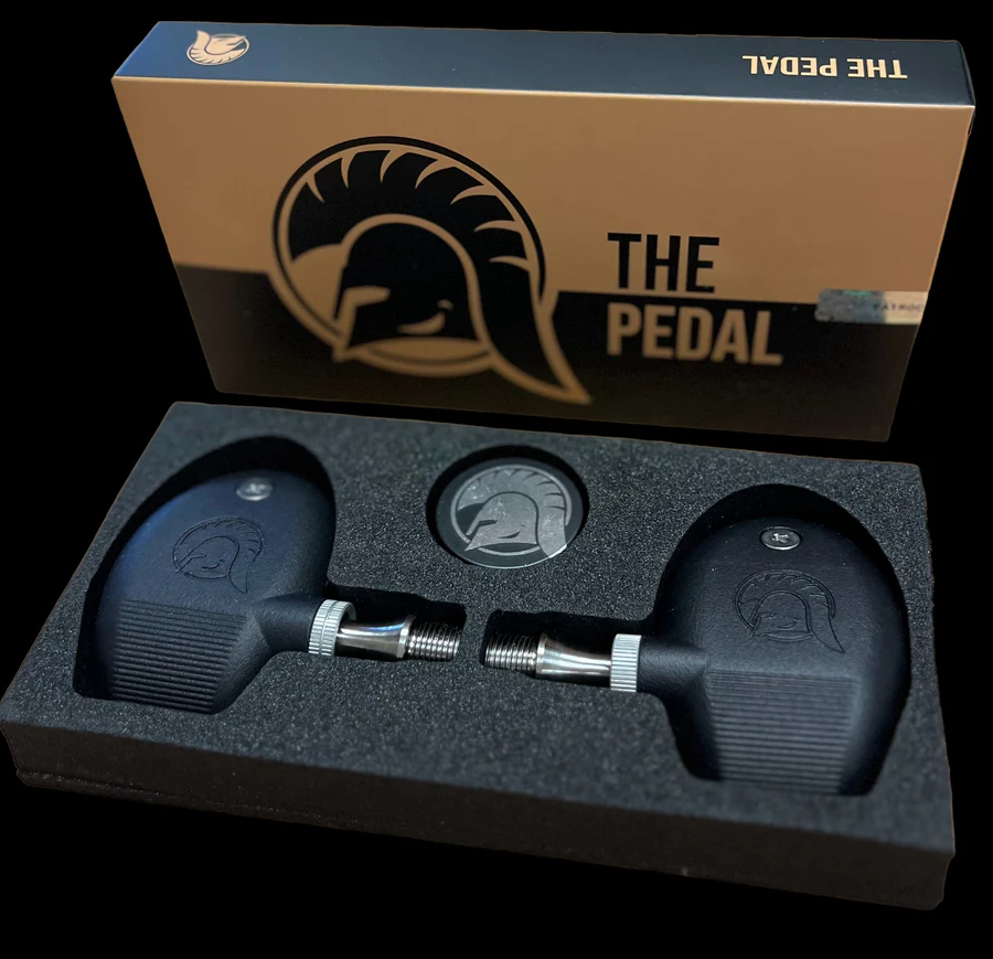 Mid-foot cycling triathlon pedals